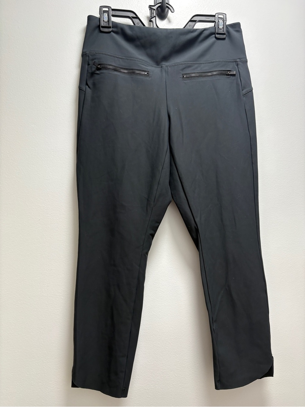Athleta Black Capris with Zip Back Pockets Casual to Business Errands